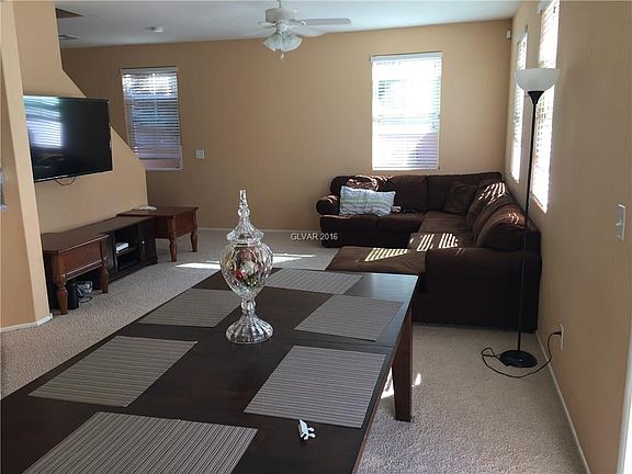 4th image of 19 Hudson Canyon St Unit 1