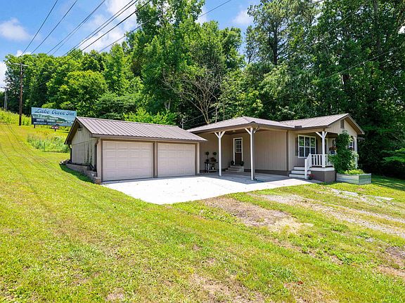 5th image of 185 Brown Dr SE