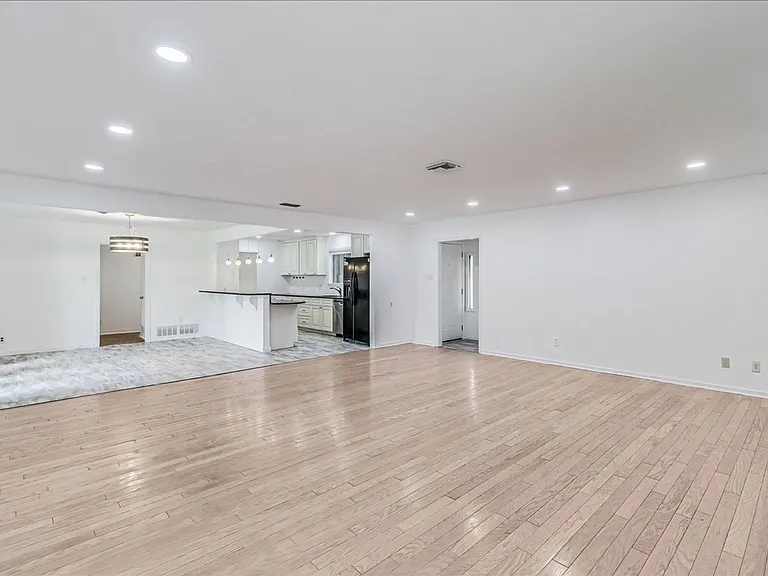 1022 Herndon St — Photo 7