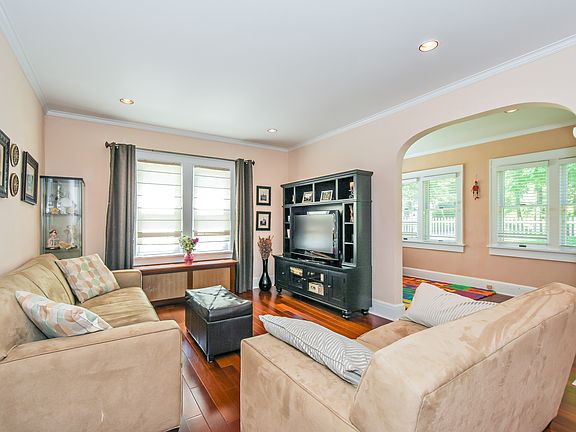 5th image of 35 Wilson Ave