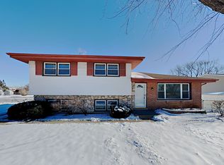 11 E Thacker St, Arlington Heights, IL 60016