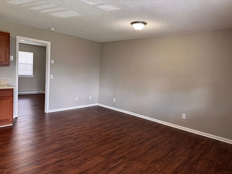 732-740 Hammer Ave #806 — Photo 3