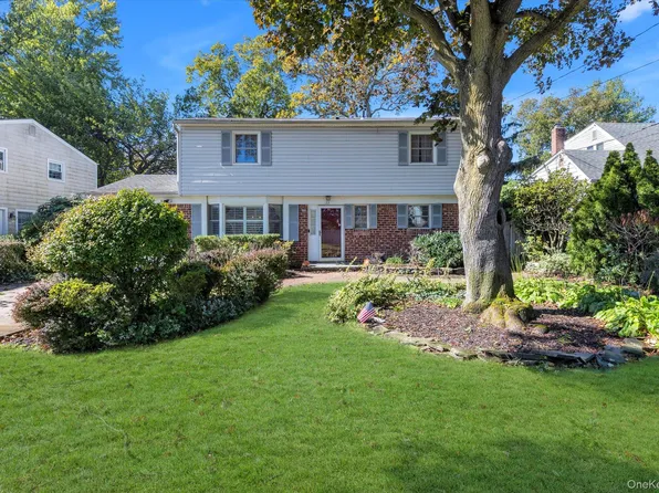 23 Skyview Place, Melville, NY 11747