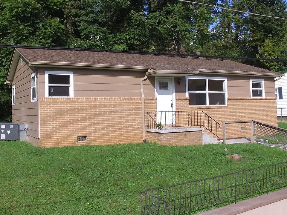 1st image of 935 Hall Dr