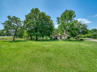 592 Burr Rd, Madisonville, TX 77864