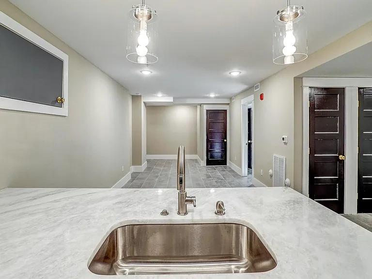 425 N Arthur Ashe Blvd #B — Photo 13