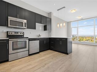 1 Victoria St S #1804, Kitchener, ON N2G0B5