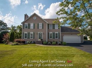 1 Stonewood Cir, North Attleboro, MA 02760