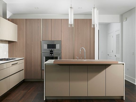 4th image of 363 E Wacker Dr Unit 3205
