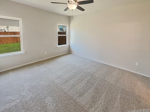 5th image of 167 Laurel Grace Ln