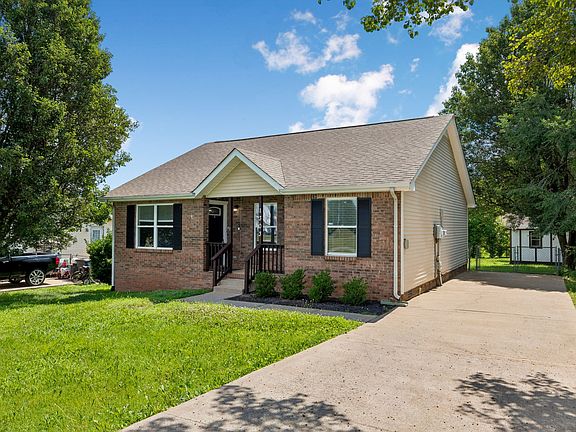 3rd image of 1303 Chucker Dr