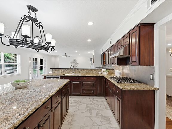 4th image of 211 Faust Ln