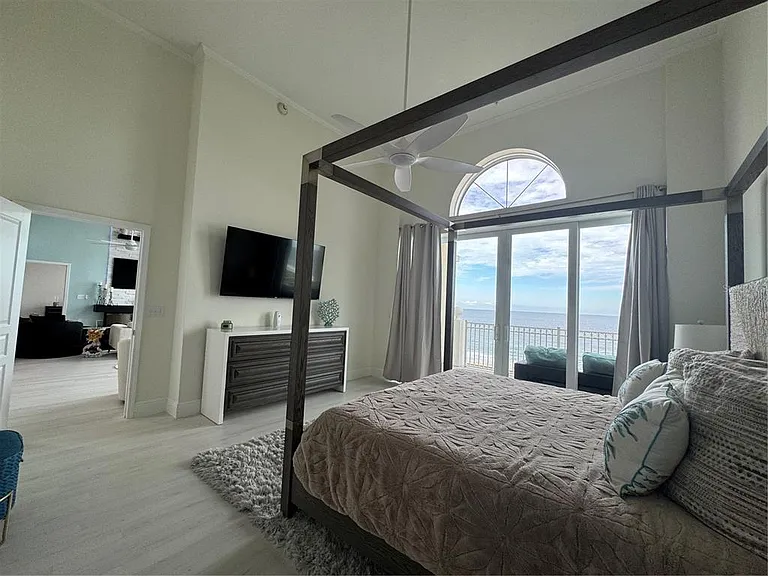 200 Ocean Crest Dr #1112 — Photo 28