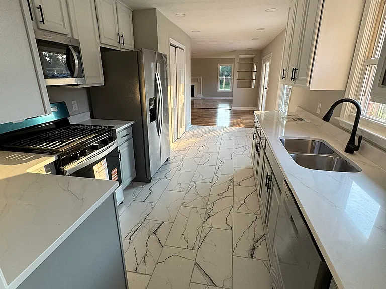 816 Moffat Ln — Photo 15