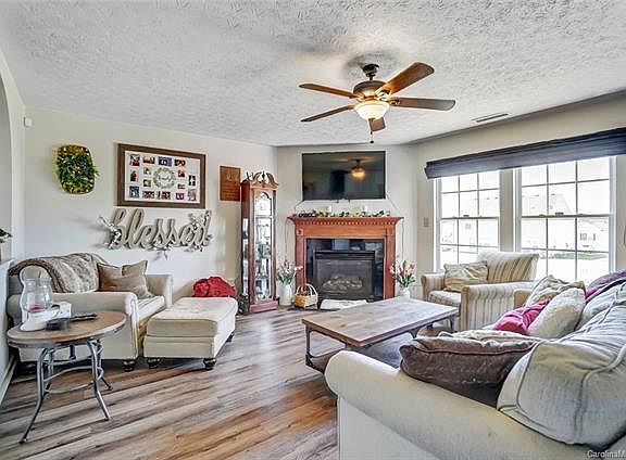 4th image of 3325 Table Rock Dr