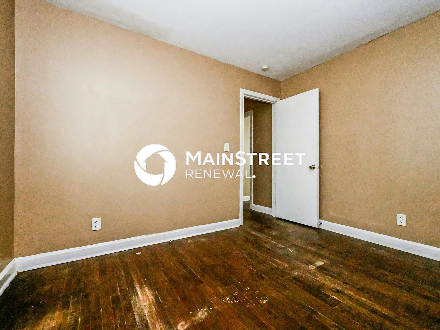 468 Cynthia Ln — Photo 3