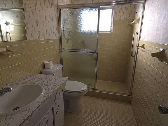 4th image of 2402 ECUADORIAN WAY #48