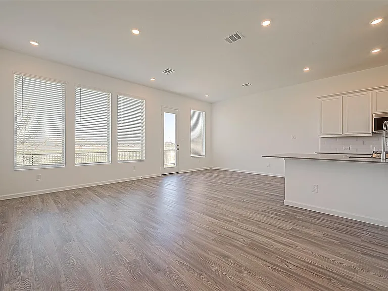5554 Amber Brook Ln — Photo 6