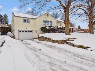 231 Pine Dr, New Stanton, PA 15672