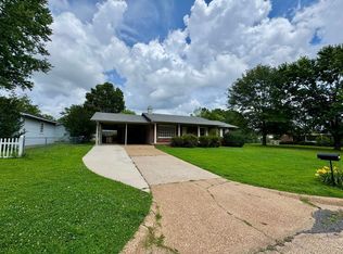 130 Roxie Dr, Florence, AL 35633