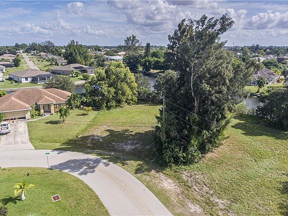 3rd image of 1128 SW 12th Ter