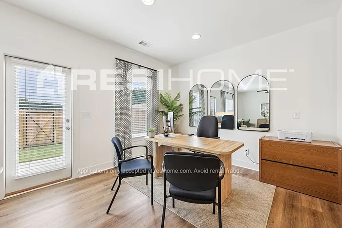 220 Frost Ln — Photo 19