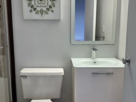 5th image of 10 Bay Street Lndg APT 2B