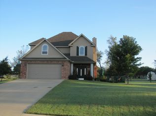 300 Lion Dr N, Gravette, AR 72736
