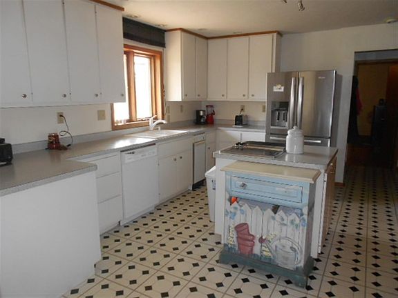 3rd image of 1104 E County Road 350 N
