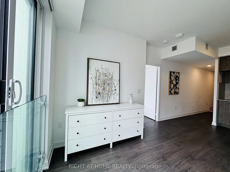 50 McCaul St #1011 — Photo 14