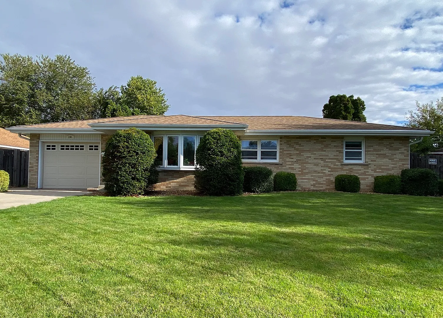151 Pfitzer Dr photo 1