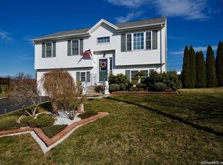 67 Village Green Dr, New Britain, CT 06053