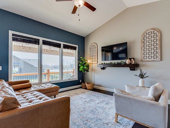 5th image of 706 S Saint Andrews Cir