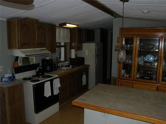 4th image of 810 Nettles Blvd