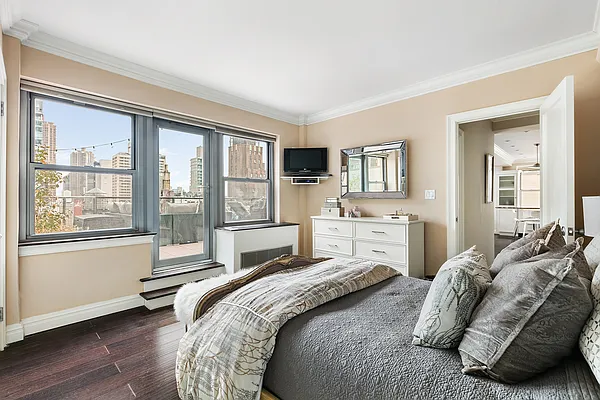 Rented by Compass | media 25