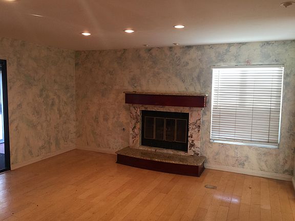 2nd image of 472 Smoky Cir