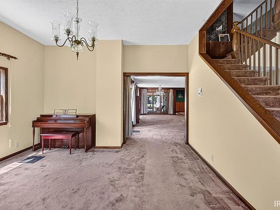4th image of 207 Pearl St