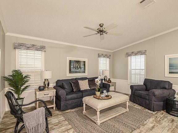 4th image of 6708C Lakewood Dr #116