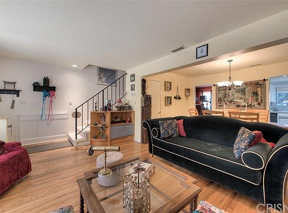 3rd image of 13412 Burbank Blvd APT 8