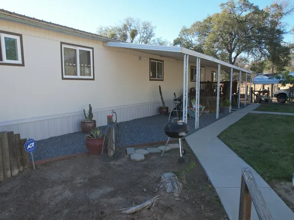 33379 Buttercup Ln, Squaw Valley, CA 93675