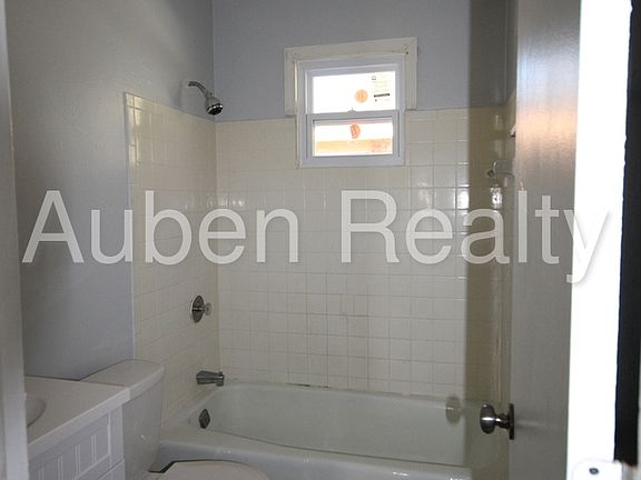 3rd image of 1005 Mission Ave