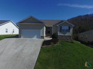 131 Flagstone Way Dr, Clinton, TN 37716