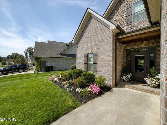 3rd image of 1436 Bronze Ln