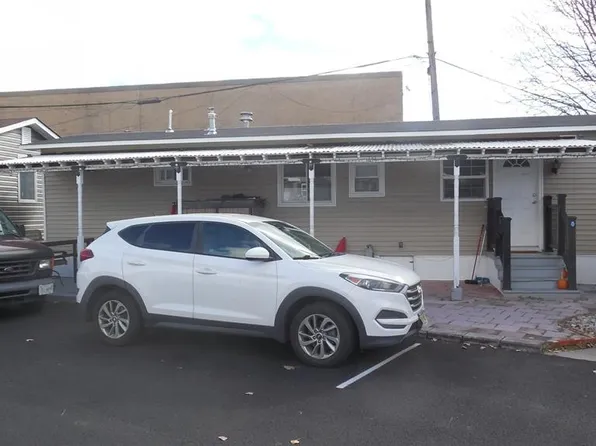 48 Helen Dr, Moonachie, NJ 07074