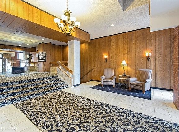 5th image of 465 W Dominion Dr Unit 309