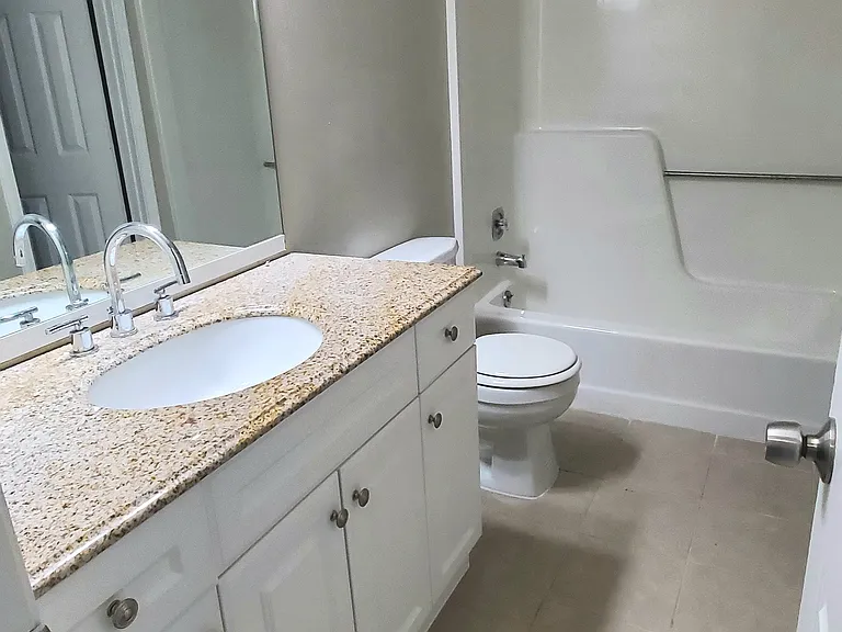 2644 Dorian Dr #C — Photo 13