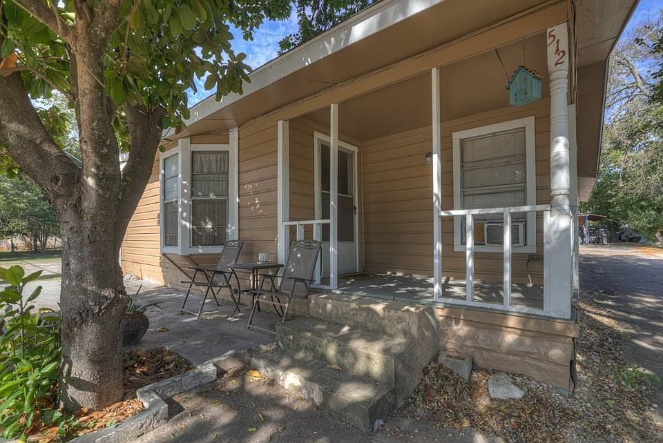 1st image of 512 Valley St