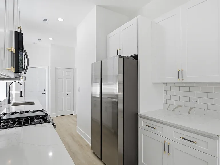 1838 N Damen Ave #2F — Photo 1
