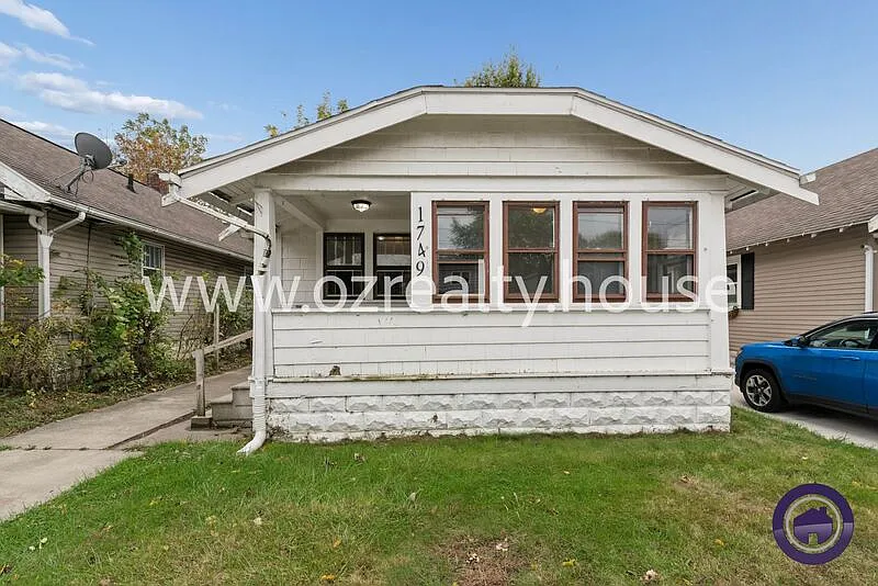 1749 Berdan Ave photo 1