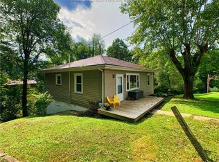 1286 Cemetery Hill Dr, Elkview, WV 25071